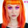 applicazione ombretto fucsia fluo